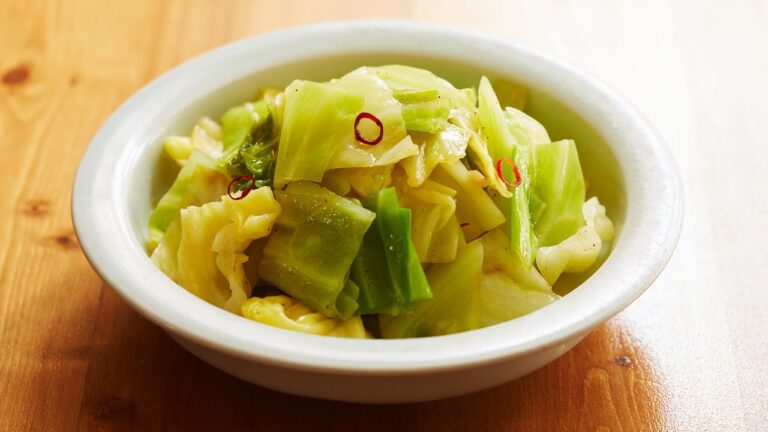 【無限レシピ】フライパンでキャベツのオイル蒸し！5分ほったらかしで最高に美味しい！！
