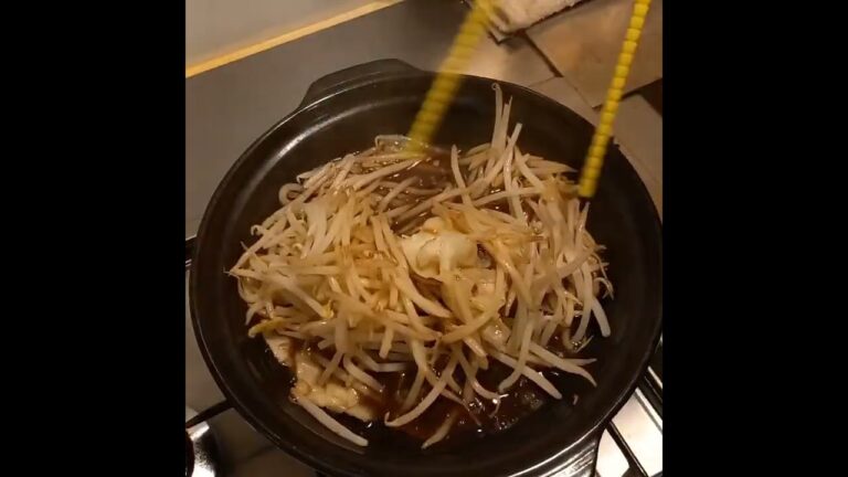 野菜たっぷり 赤味噌のお味噌汁