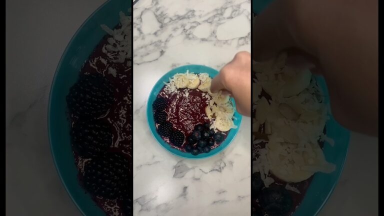 Blueberry Smoothie Bowl 🫐 #smoothie #smoothiebowl #smoothies #smoothierecipe #healthyfood #healthy