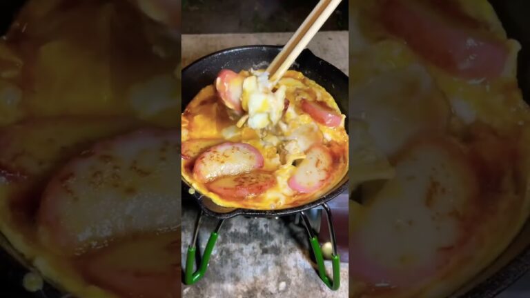 【キャンプ飯】焼くだけ簡単な、かまぼこと卵のつまみ【ふわとろ】 #shorts #short  #スキレット