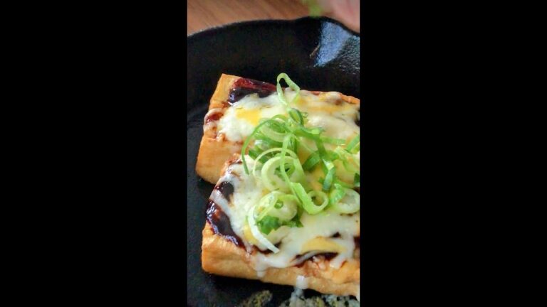 厚揚げに甜麵醬とチーズ乗せたら予想以上に美味だった　#shorts #厚揚げ ＃テンメンジャン