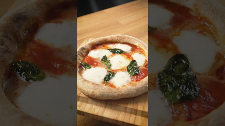 ノリと勢いで作れる本格ピザ #shorts #pizza  #マルゲリータ