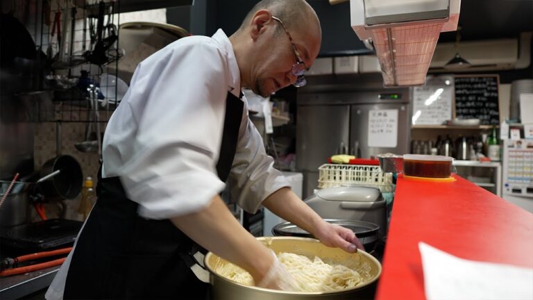 【50円酒場】想像の斜め上を行く料理！サラリーマン食堂「梅ちゃん」限界までやり遂げる店主【広島】