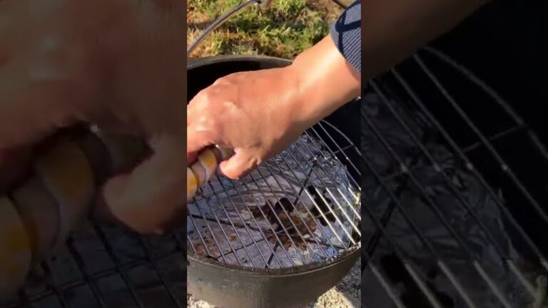 【ソロキャン飯】アスパラにベーコン巻いてパイ生地巻いて焼きました。