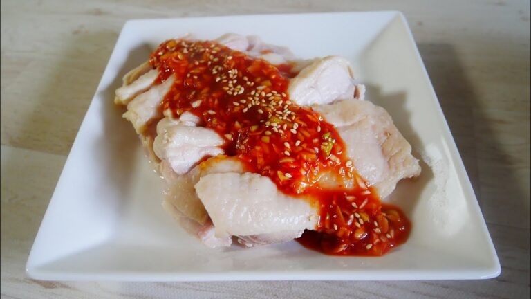 〈茹で鶏のヤンニョムチキン風タレがけ〉放置で簡単！しっとり♪ピリ旨甘辛ダレがクセになる