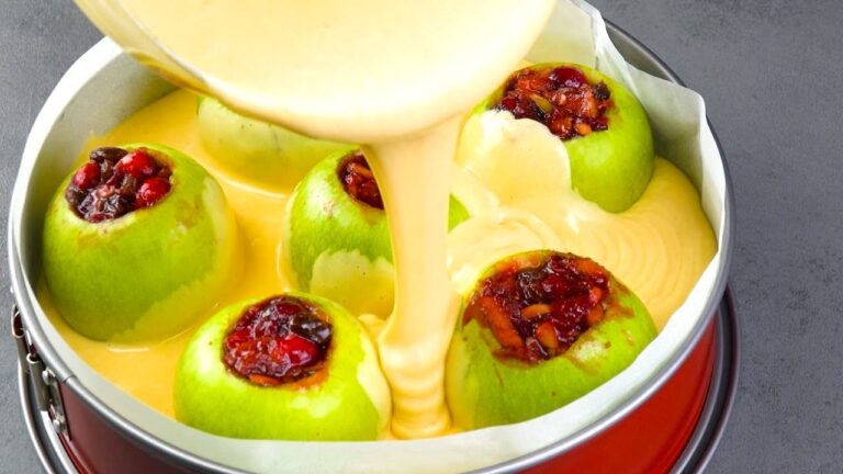 ケーキ型にりんご6個を詰め込んだら 1時間後に自慢したくなる