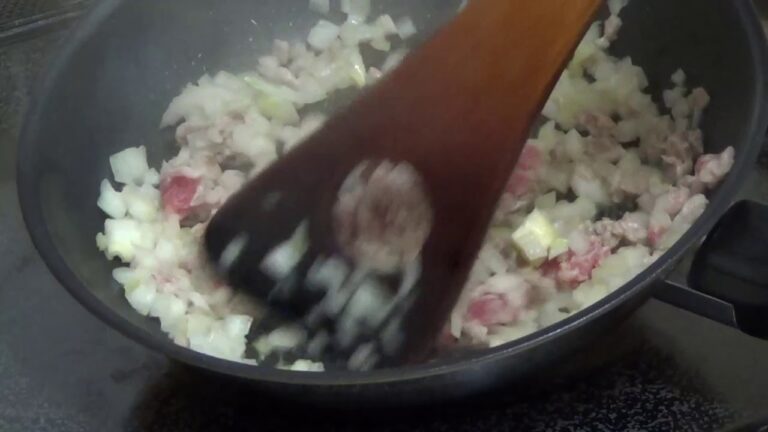 エバラ 横濱舶来亭 カレーフレーク こだわりの中辛でキーマカレーを作ってみた！