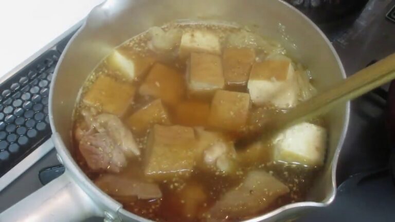 鶏肉しらたき厚揚げのゴマ煮