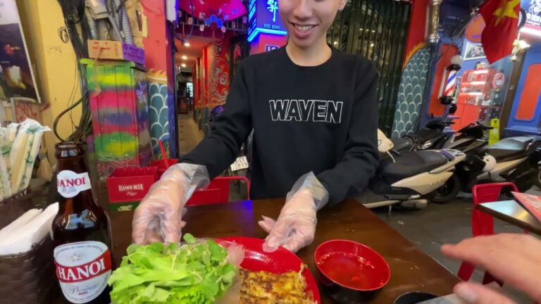Bánh xèo  Ta Hien  ベトナム風お好み焼き　バインセオ