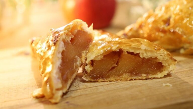 ゴロッとキャラメルりんごのアップルパイの作り方・簡単レシピ【冷凍パイシート】 How to make Apple pie｜Coris cooking