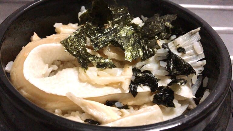 鮭ハラスの炊き込みご飯 Cook rice with fatty salmon belly