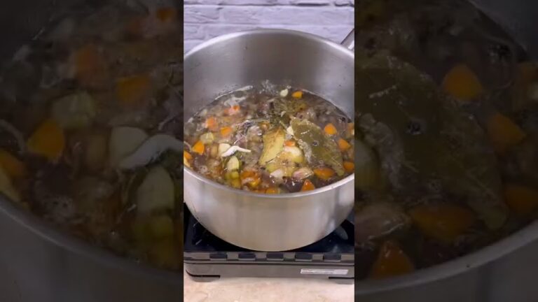 French Onion Soup フランス人シェフの本場のフレンチオニオングラタンスープ #フランス人 #フレンチレシピ #shorts