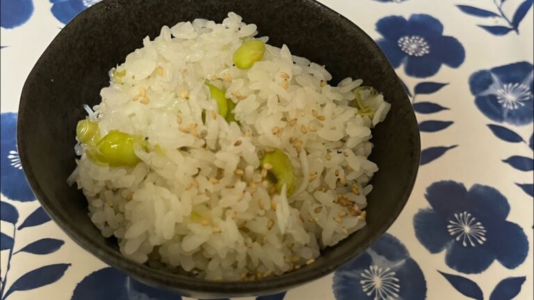 43. 簡単枝豆の炊き込みご飯の巻ーlow visionでも楽しくcookingー声のお料理日記；季節の枝豆としらすで炊き込みました。簡単で美味しいのでぜひ