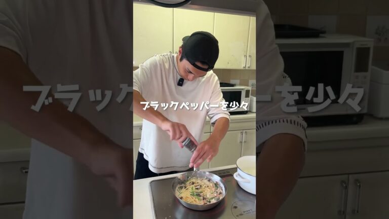 秋鮭ときのこのクリームパスタ🍂#パスタ #クリームパスタ #鮭 #きのこ #減量