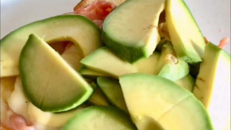 【1分動画】生ハムとアボカドのトースト