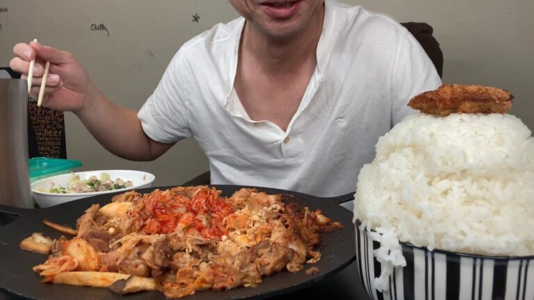 【デカ盛りご飯と豚キムチ】スタミナ満点ブタキムとデカ盛りご飯で今日の疲れをぶっ飛ばす！JapaneseFoodMukbang