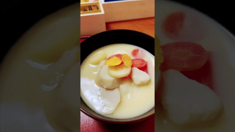 お雑煮を作りました😋京風白味噌#shorts#お正月 #京都＃お雑煮#40代主婦 #vlog ＃petit bonheur#omochi #japanesefood#japanes mochi