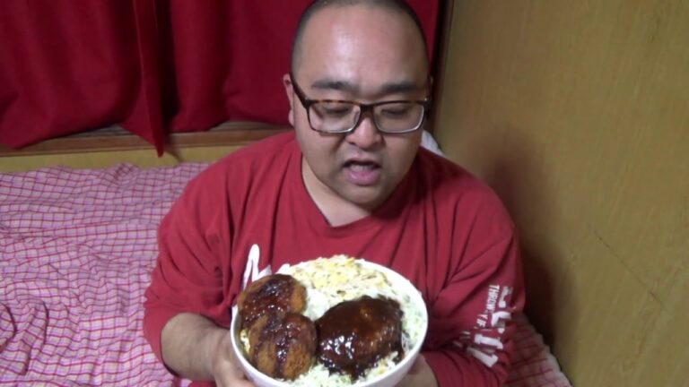 金のハンバーグ　スパゲティーサラダ丼