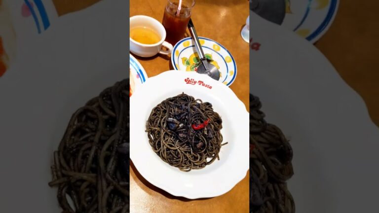 【ジョリーパスタ】イカスミが食べたくてジョリパヘ！マルゲリータも併せて大満足♪【イカスミとマルゲリータを食べてきた】#shorts