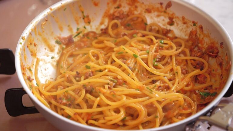 ホタルイカは5分だけ煮て、ラグースパゲッティにします