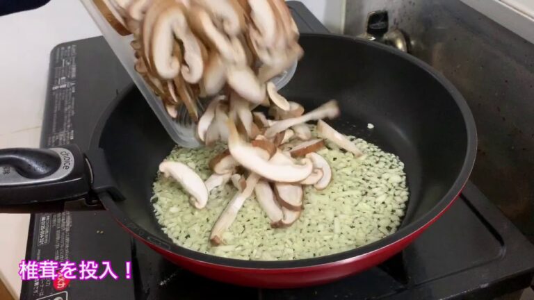【利便性は】3種のキノコとニンニクのソテー【ばつぐんだ！】
