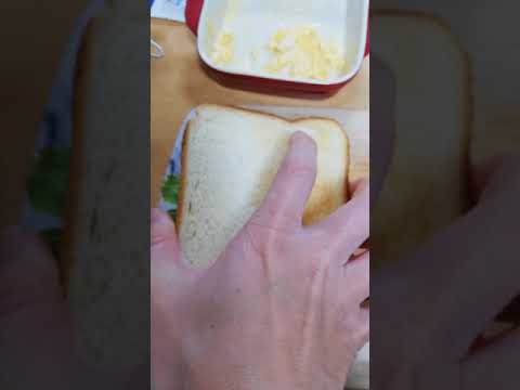 車中泊 ご飯 に作りたい！ ハム マヨ たまご レタス サンドイッチ ☆ かよピン 食パン レシピ