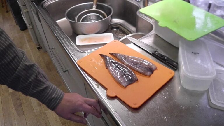 幸運な病のレシピ（ 444 )朝：ベーコンとタケノコとピーマンのソテー、身欠きにしん（五分乾）とタケノコ煮しめ、弁当セット（鮭、ヤリイカ、卵焼）