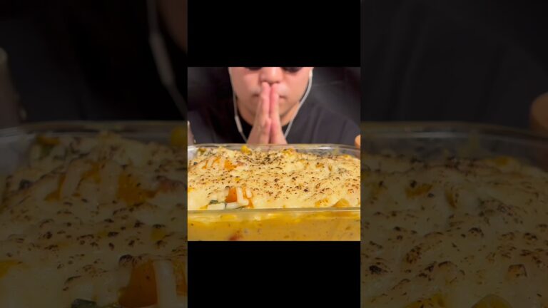 カボチャグラタンを食べる音 #mukbang #咀嚼音 #asmr #eatingsounds #asmreating  #飯テロ #夜食 #食べる音  #カボチャグラタン#かぼちゃ #グラタン