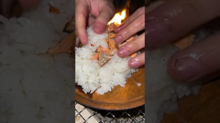 おにぎりは鮭【キャンプ飯】