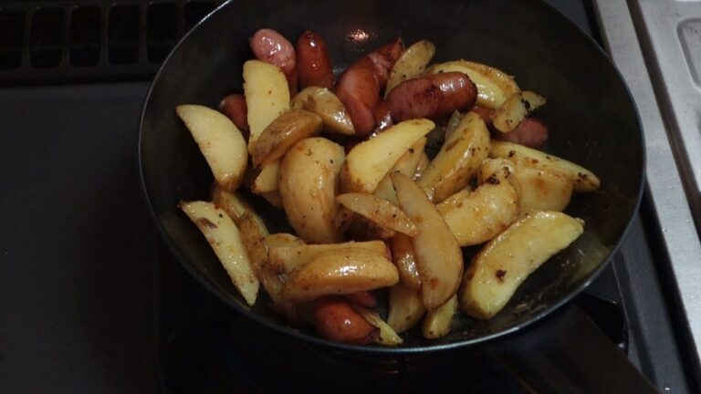 【おうちキャンプ飯】鉄フライパン22㎝でウインナーとポテトフライ！
