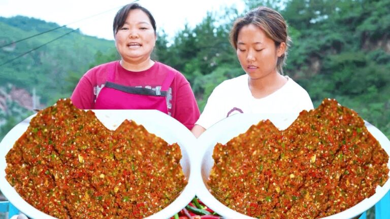 【陕北霞姐】50斤辣椒，做陕北手工”辣椒酱“，香辣入味又下饭，蘸馍馍吃可美了！