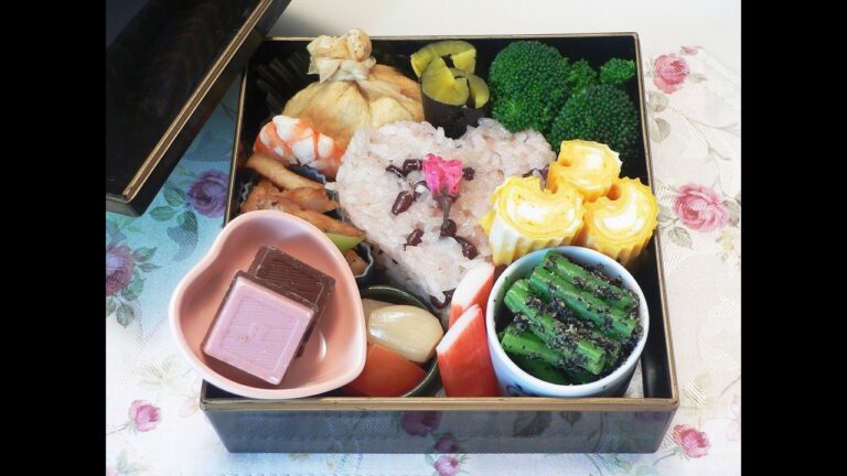 バレンタイン弁当(ハート形ご飯・巾着煮・インゲン胡麻和え・ラッキョウ・ハートの玉子焼き・ブロッコリーきんぴら・チョコ)#毎日のお弁当 #赤飯 #バレンタイン2025 #bentobox #obento