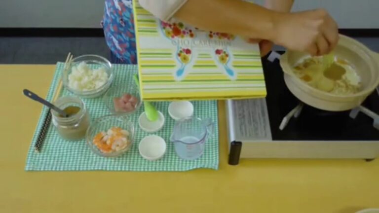 CHO簡単😊250カロリー鍋ダイエット❕【チキンとエビ☆熱々リゾット風鍋】『CHO.CARE  BIJIN✨』と『美CHO出汁』を使ってこの冬心も体もほっこり(´▽｀*)【満腹感＆満足感】夕食ご紹介❕