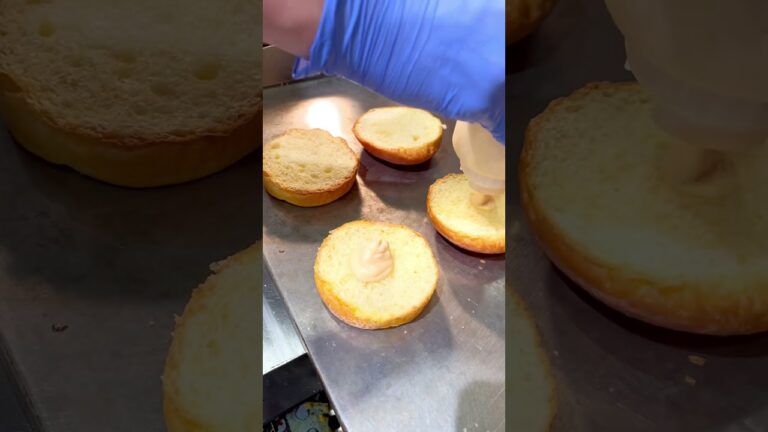 新宿グルメ【世界共通で愛される 究極の卵サンド】eggslut