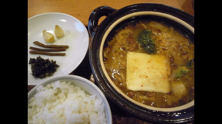 豆腐となめこと揚げ玉と白菜キムチの味噌汁で朝食　 #Shorts