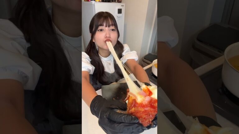 のび〜る巨大チーズフライの作り方🧀🔥Cheese fries !! #shorts