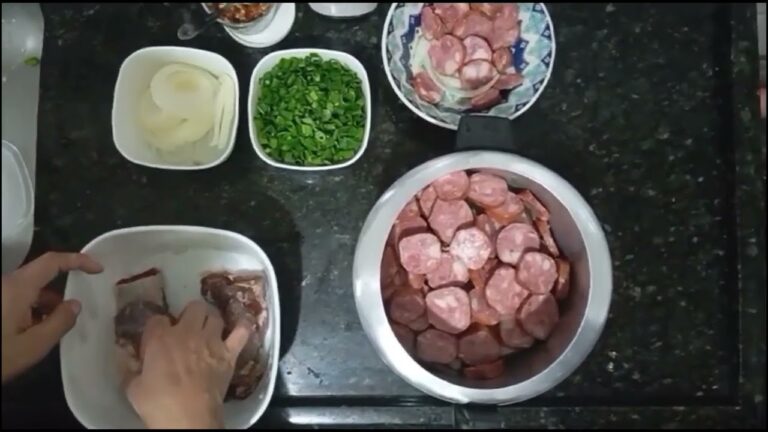 Como fazer costela de boi com linguiça defumada na panela de pressão 🍲