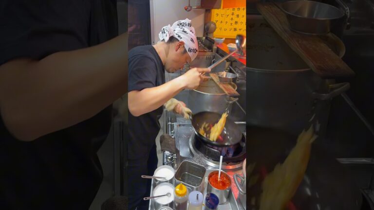 炒飯の達人が作る黄金チャーハン Fried Rice Master! Street food 今池飯店 新山直人 名古屋グルメ #チャーハン #炒飯 #friedrice