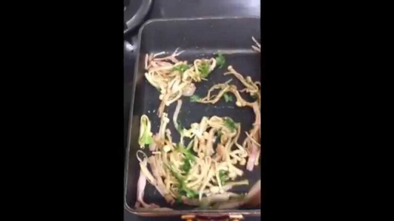 お弁当今日の一品 エノキ、大葉ベーコンのオイスターソース炒め