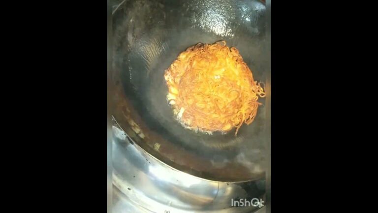 ぼっち御飯その127回鍋肉焼きそば😮