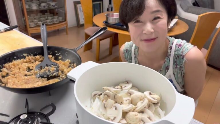 煮込みハンバーグ(煮込みソースたっぷりですよー)