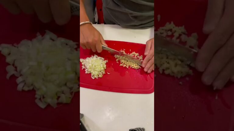 【ダイエットレシピ】オートミールで作る絶品ハンバーグの作り方！🙌🏻  #shorts