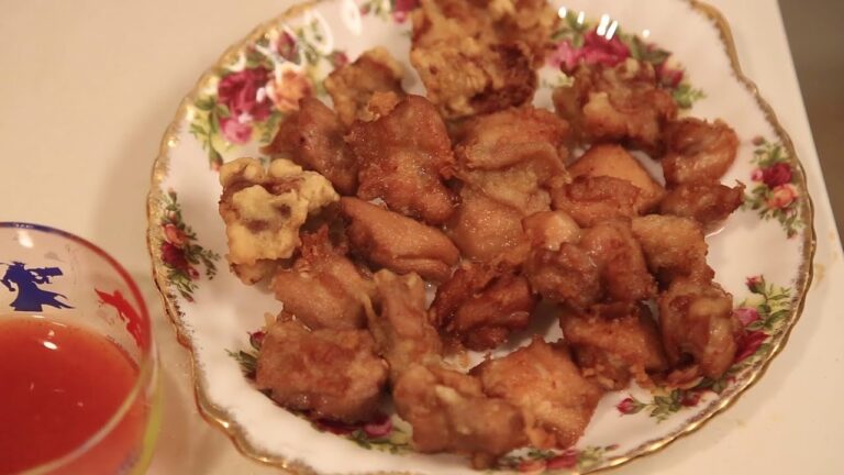 スイートチリソースで食べるとりの唐揚げ