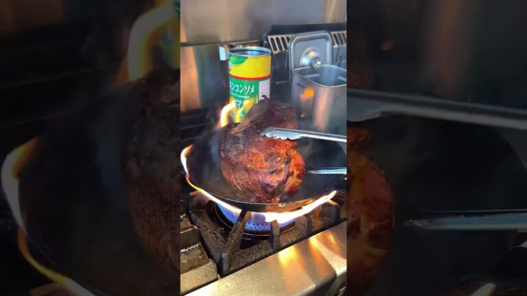 【中目黒】総重量2キロの巨大ステーキ！低温調理されたお肉は厚みがあるにも関わらず柔らかくて絶品【マロリーポークステーキ】