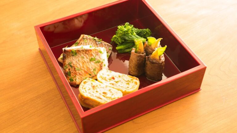 「和風弁当」の作り方 | 桜エビと青海苔の卵焼き/筍の牛肉巻き/菜の花の辛子和え/鯛の木の芽焼き