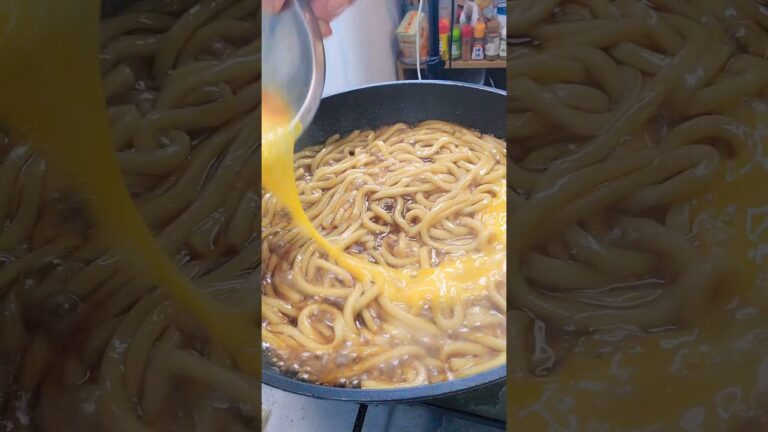 【香りだけ高級】黒毛和牛風味のすき焼きうどん