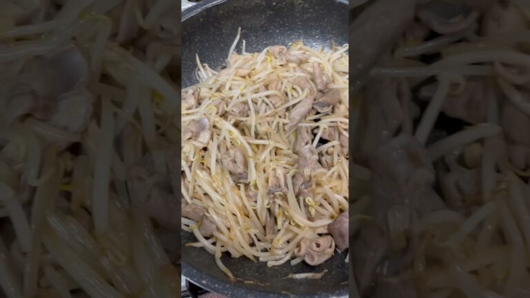 ホルモンもやし炒めHORUMON MOYASHI ITAME