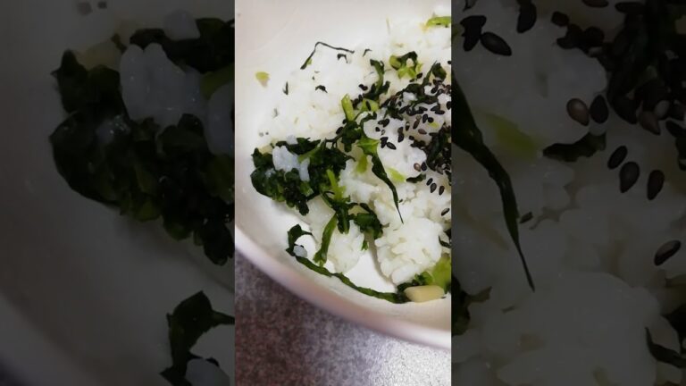 簡単大根めし　大根葉の漬物混ぜるだけ　ごま塩振って　漬物屋さんで購入