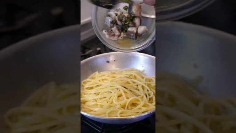 お金をかけずに愛を込めた節約本格パスタ！サバのリングイネ　#Shorts