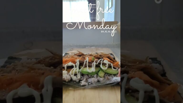 月曜日に菜食はいかが？アボカドのヴィーガン巻き寿司#shorts